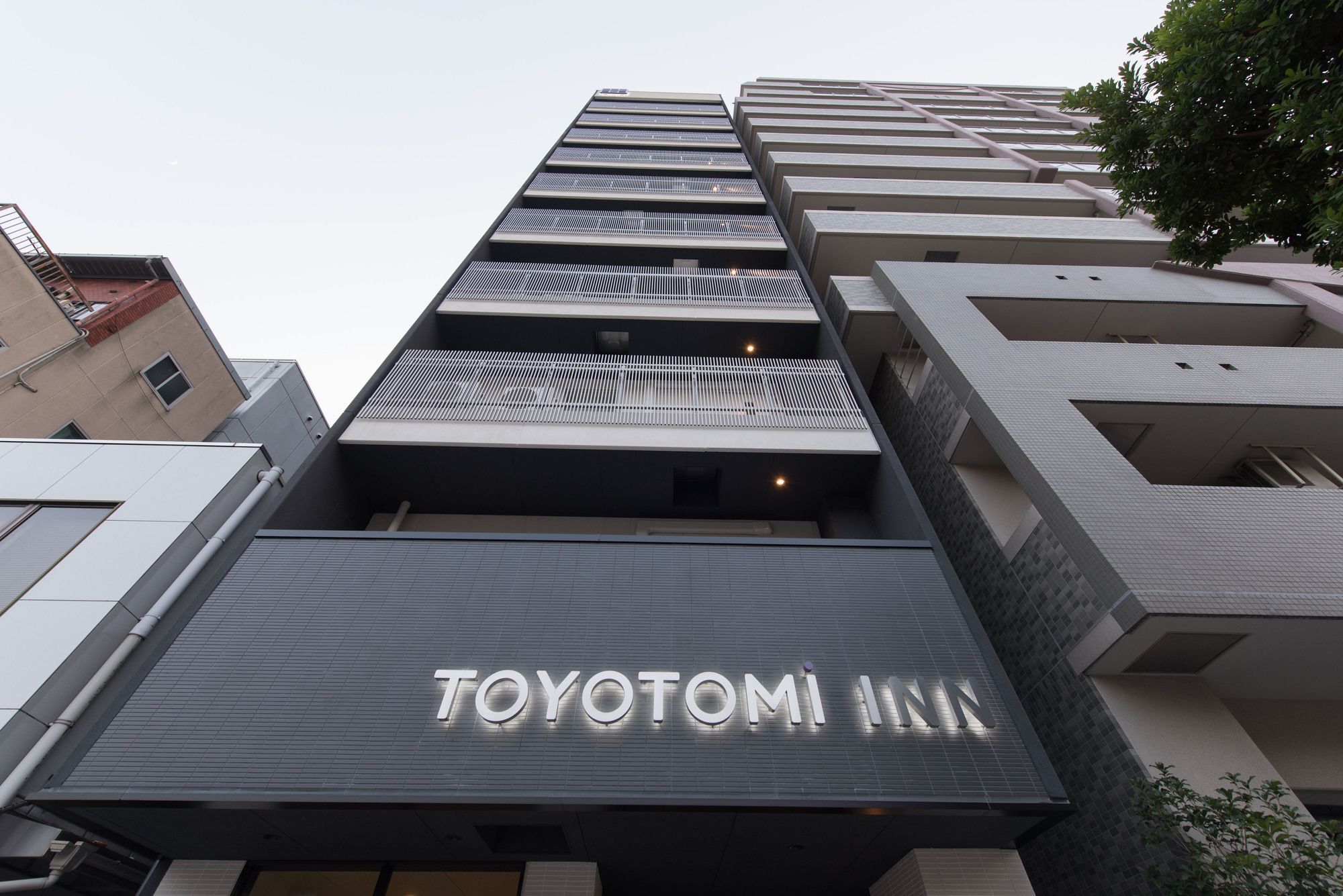 Toyotomi Inn 難波高津 Oszaka Kültér fotó